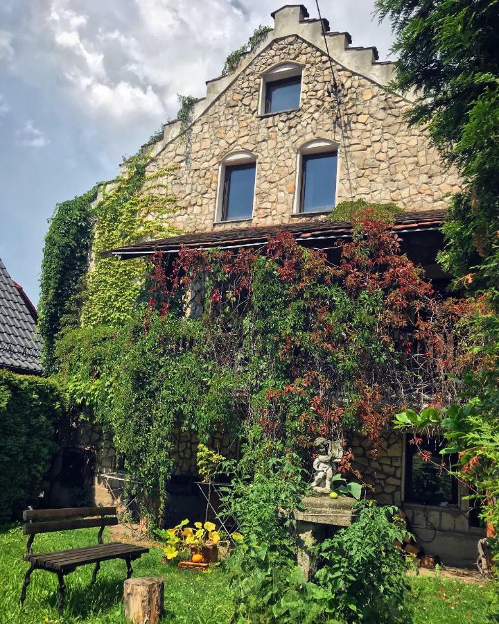 ดวอเร็ก อาดัมสกี Bed & Breakfast วาลบ์จิก ภายนอก รูปภาพ