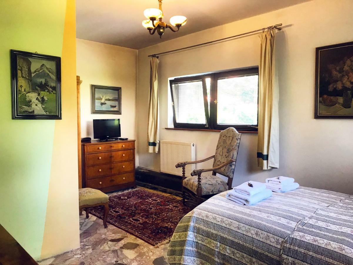 ดวอเร็ก อาดัมสกี Bed & Breakfast วาลบ์จิก ภายนอก รูปภาพ