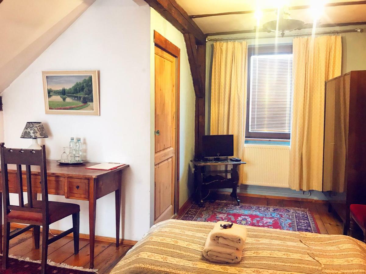 ดวอเร็ก อาดัมสกี Bed & Breakfast วาลบ์จิก ภายนอก รูปภาพ